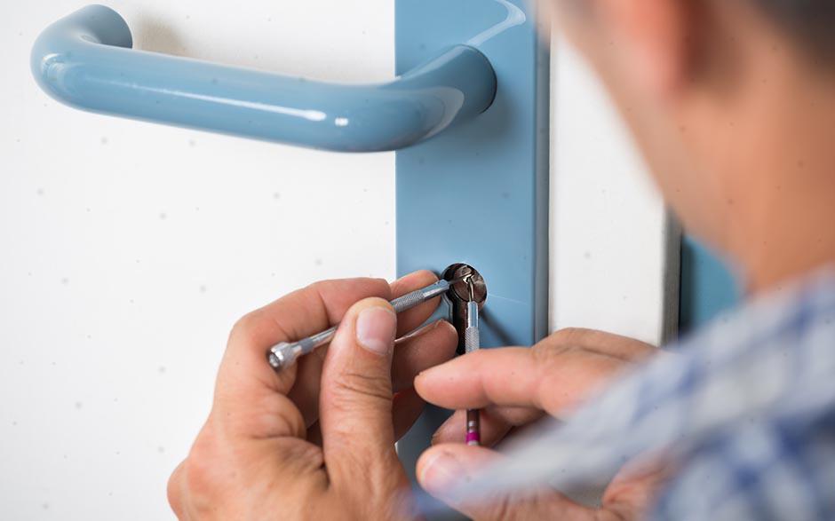 travaux à nos artisans serrurier prix Yerres